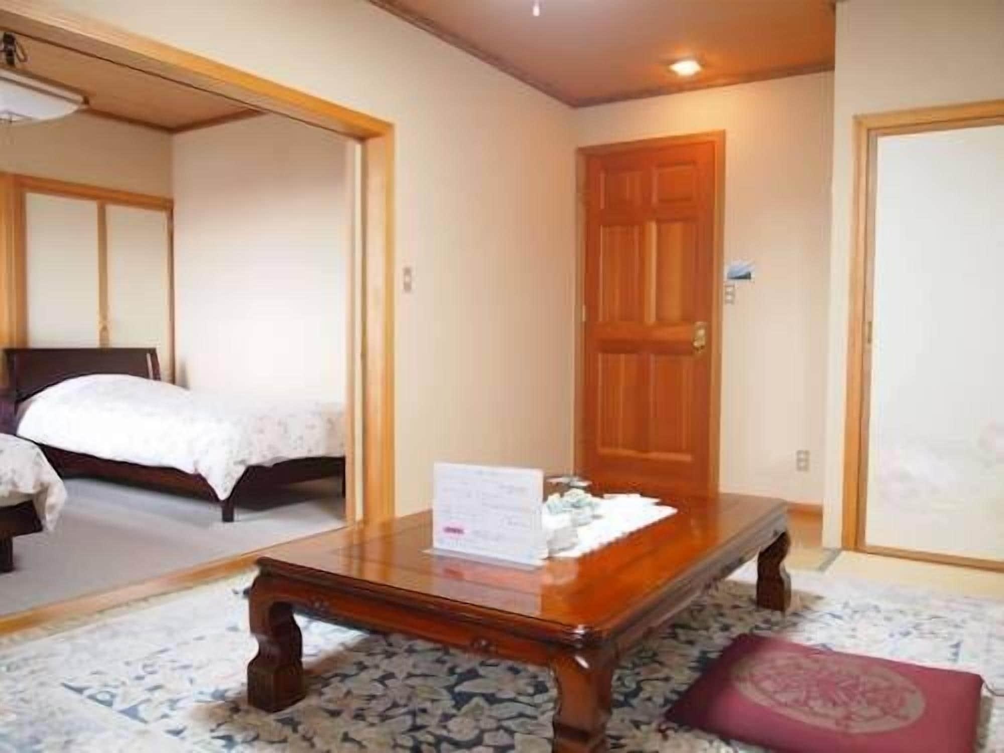 Petit Hotel Corinthian Rebun Exterior photo